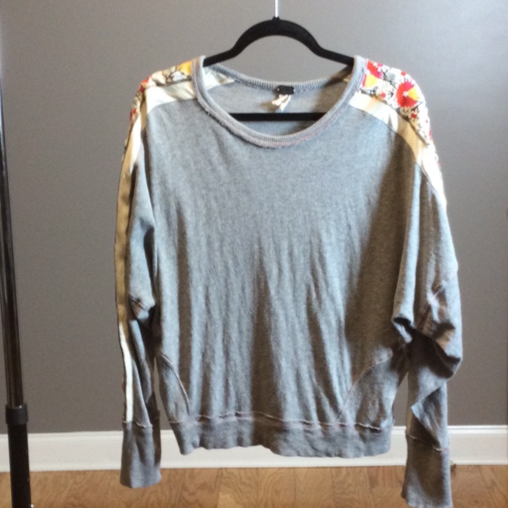 M We The Free Gray Sweatshirt with Boho Floral Accents